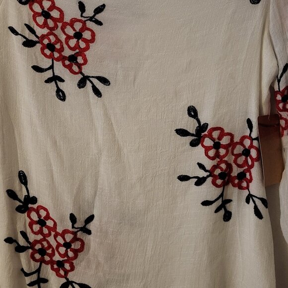 ANNE LIEGE WHITE WITH RED EMBROIDRED FLOWERS - Picture 4 of 5